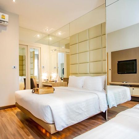 V Residence Bangkok Bagian luar foto