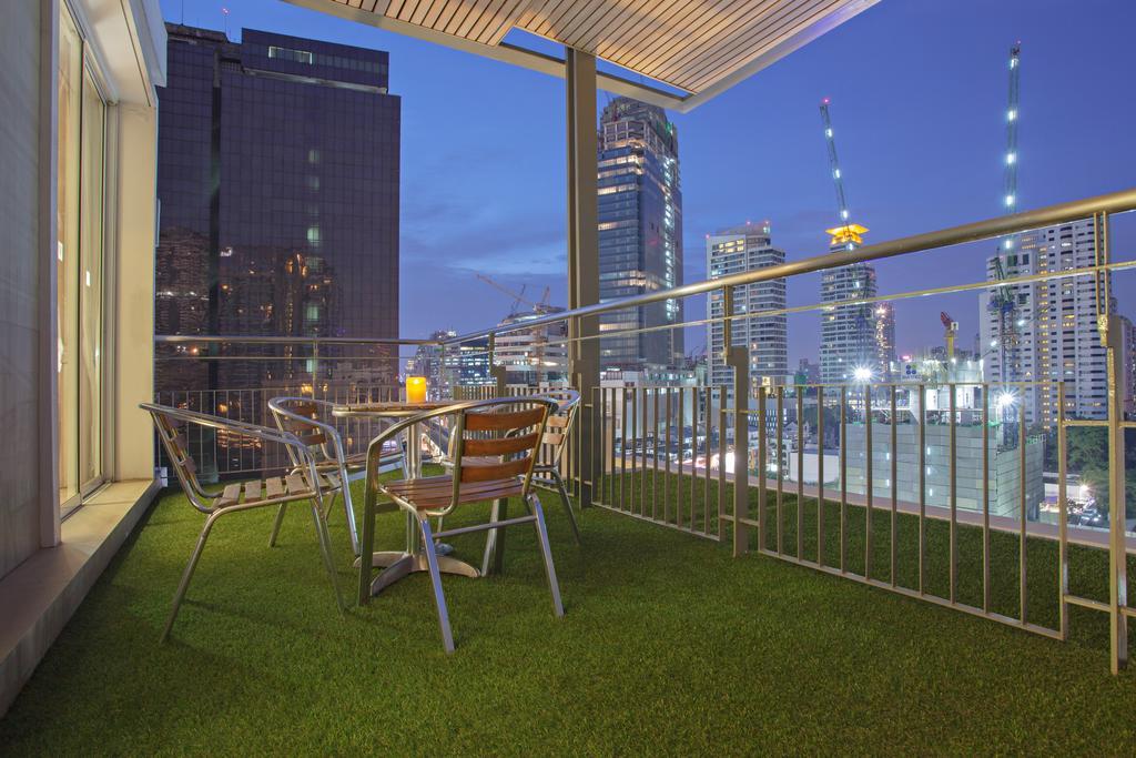 V Residence Bangkok Bagian luar foto