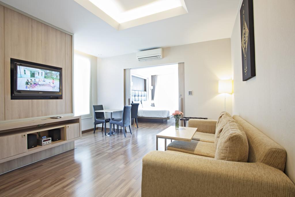 V Residence Bangkok Bagian luar foto